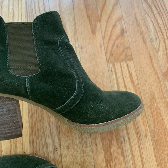 Olive Green Suede Chelsea Booties / Boots by GAP Size 7 - Picture 6 of 6